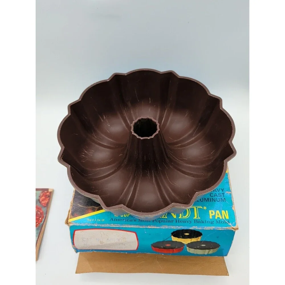 VTG NORDIC WARE Brown MID-CENTURY Cast Aluminum BUNDT tube ring PAN 12 CUP Book